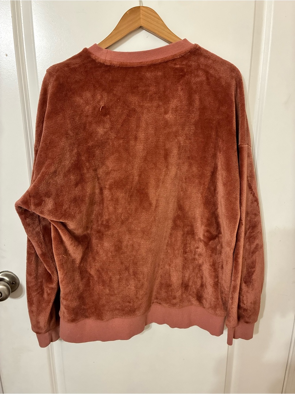 *NURSING* Latched Mama Women's Plush Crewneck Nursing Sweater in Rust Red - Picture 2 of 8